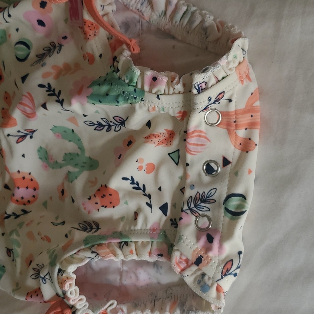 Adorable Rufflebutts Rashguard - Picture 5 of 10